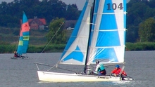 Hobie Cat Katamarane vor der Zecheriner Brücke / Usedom auf dem Weg ins Oderhaff zur Insel Wollin